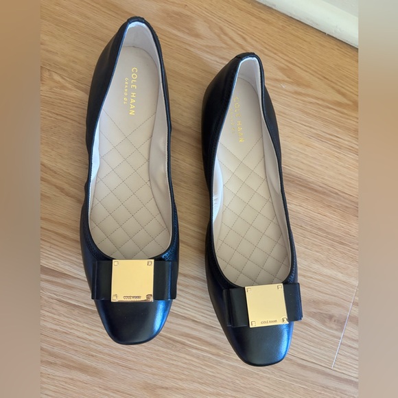 Cole Haan Tali Modern Bow Ballet Flats in Black Leather w/ Gold Hardware - Picture 2 of 6